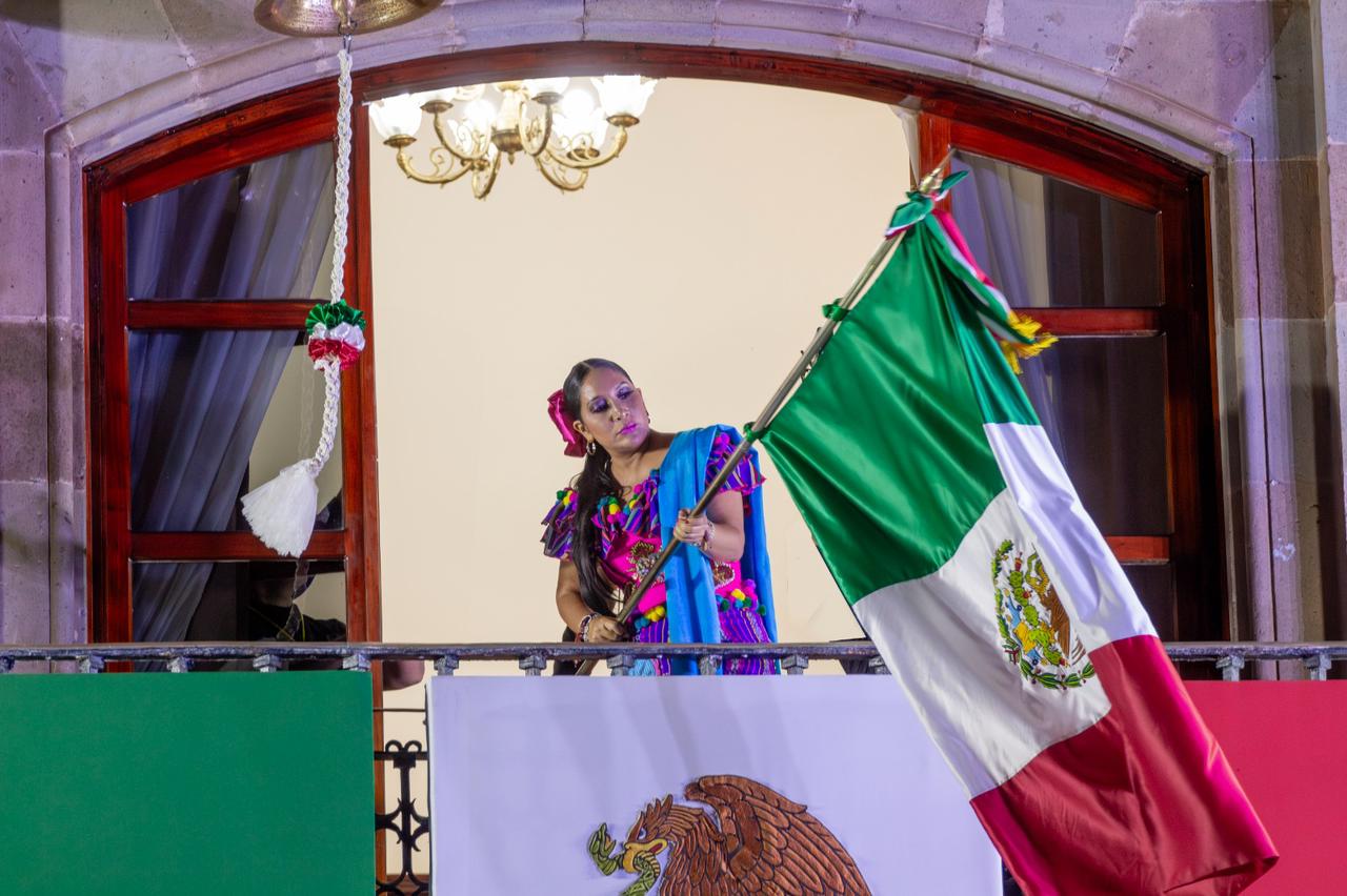 Una noche en Acayucan llena orgullo y patriotismo encabezada por Rosalba Rodríguez Rodríguez. Noticias en tiempo real