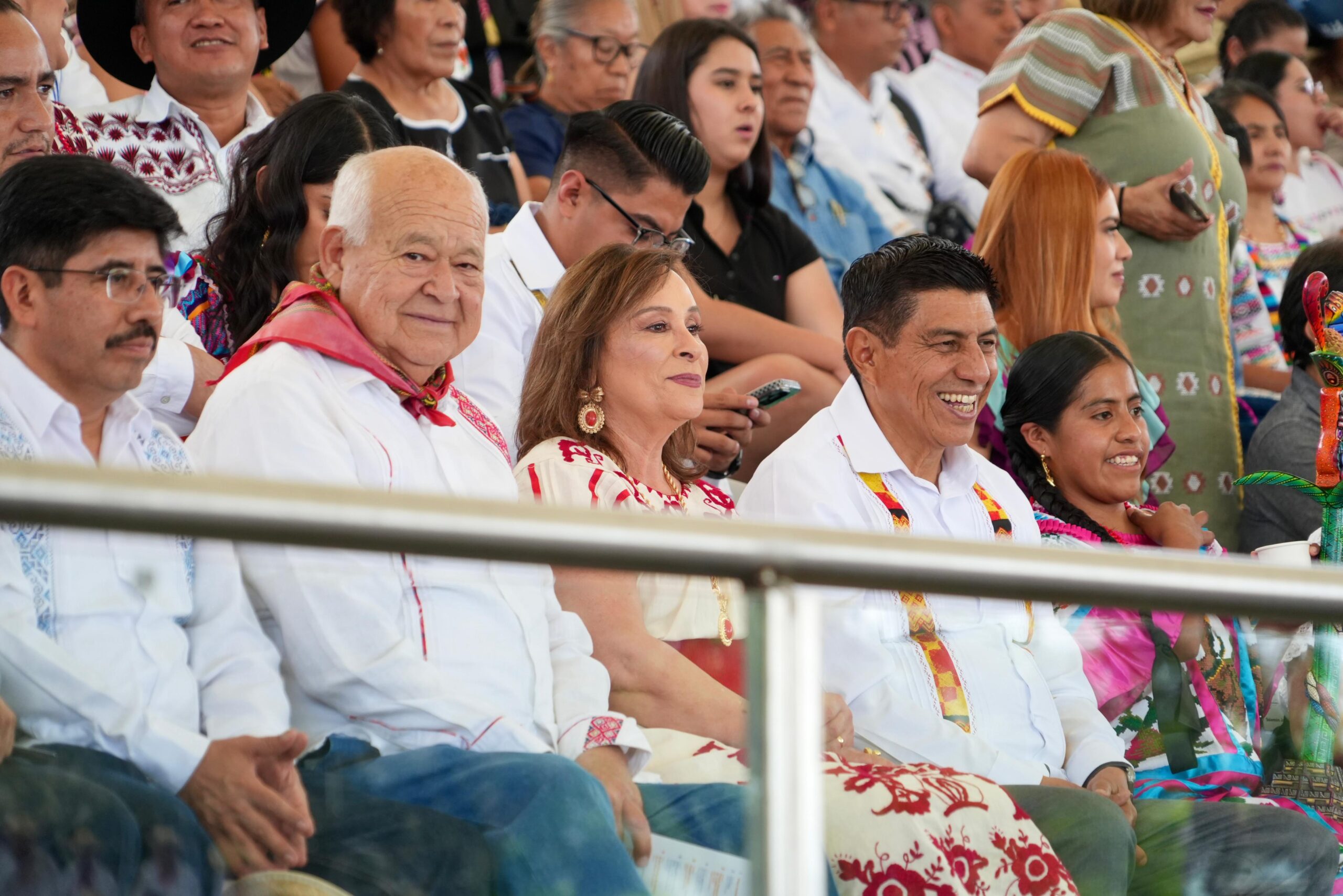 “Contemplar la grandeza de sus raíces es un honor”: Rocío Nahle en la Guelaguetza. Noticias en tiempo real