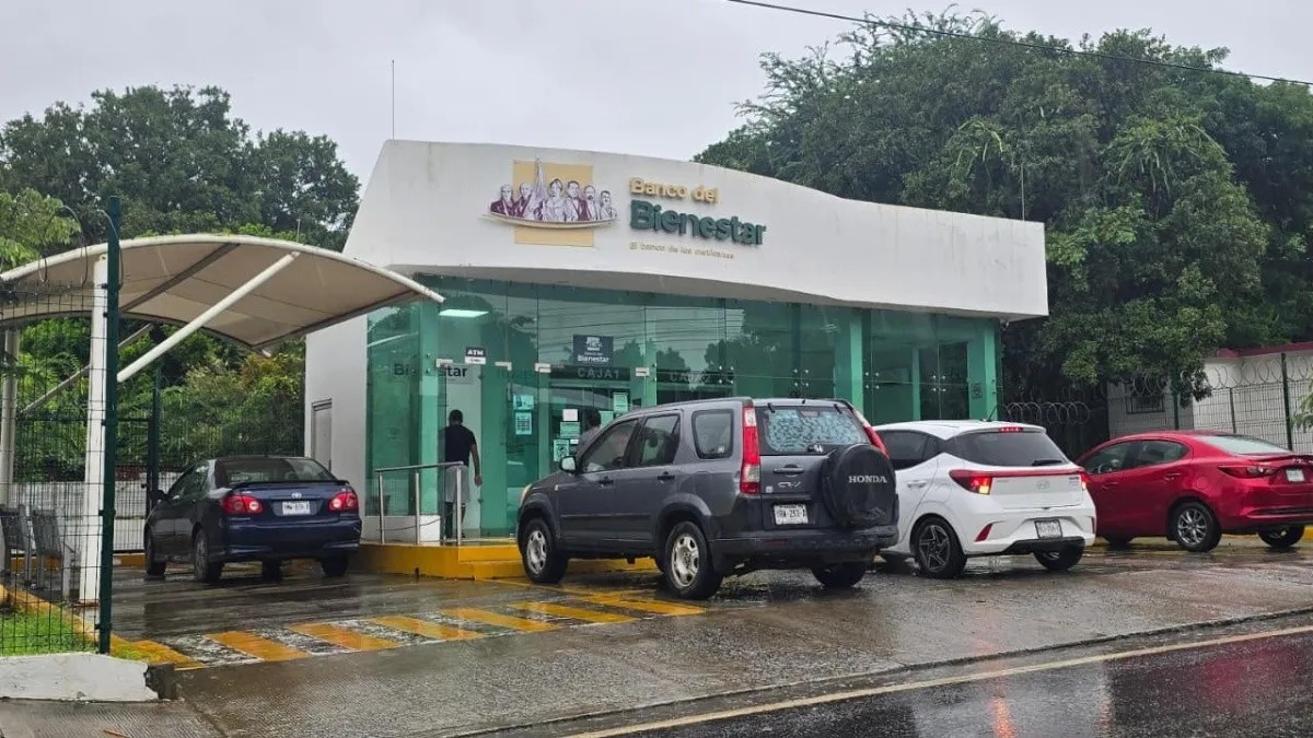 ARMADOS ASALTAN BANCO DEL BIENESTAR EN DOS LOMAS Y ESCAPAN CON MÁS DE 20 MIL PESOS. Noticias en tiempo real